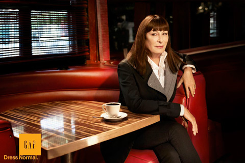 Gap Anjelica Huston