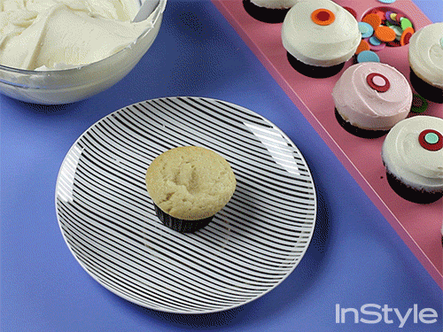 How-To Frost a Sprinkles Cupcake