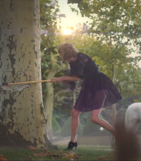 Taylor Swift Changes 20 Times (AKA Every 12 Seconds!) in Her New Video ...