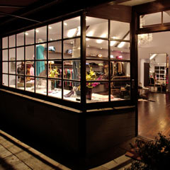 November 2005  Hot Shops