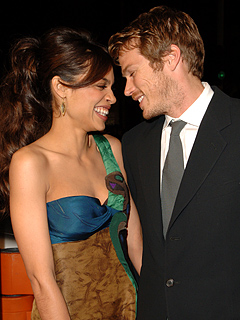 Jason Lewis and Rosario Dawson