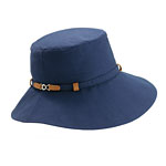 Canvas bucket hat, Nine West.