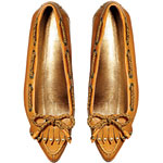 Leather pointy-toe flats, G Series.