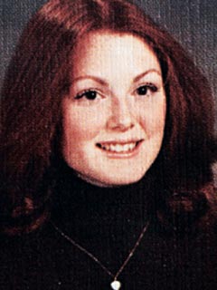 Julianne Moore, transformation, 1979, celebrity hair, celebrity makeup