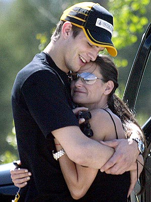 ashton kutcher demi moore marriage. Demi Moore- Ashton Kutcher