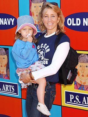 PICKUP SCENE photo | Felicity Huffman
