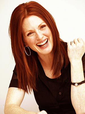ON FIRE photo Julianne Moore Previous 
