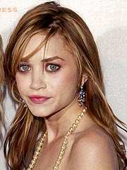 Bodyguard Rams Mary-Kate's Range Rover | Mary-Kate Olsen