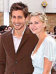 Kirsten Dunst and Jake Gyllenhaal Split
