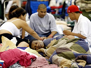 Idol Hopefuls Camp Out in Washington