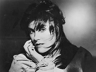 'Gloria' Singer Laura Branigan Dies at 47