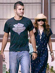 WEEK IN REVIEW: Mary-Kate, Boyfriend Split