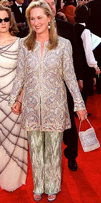 BUSY BEE photo | Meryl Streep