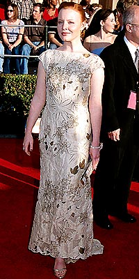 SIMPLY CHIC photo | Lauren Ambrose