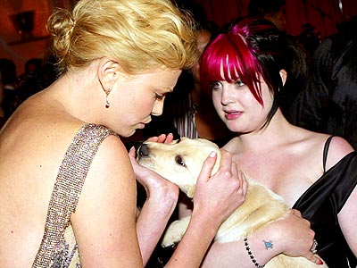 NOSING IN photo | Charlize Theron, Kelly Osbourne