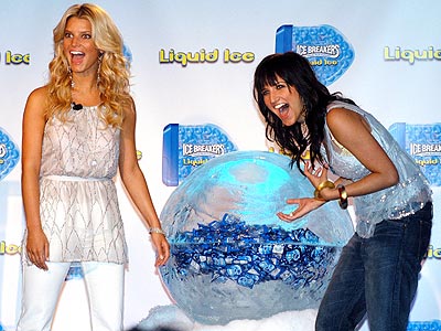 TWO OF A KIND photo | Ashlee Simpson, Jessica Simpson