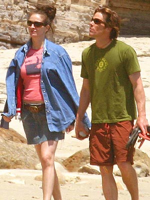JUST BEACHY photo | Danny Moder, Julia Roberts