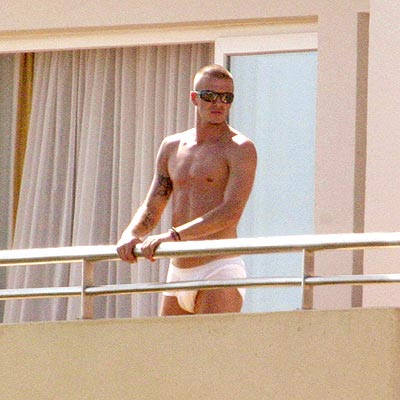 STANDING TALL photo | David Beckham