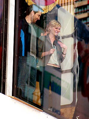 ROOM WITH A VIEW photo | Kirsten Dunst, Tobey Maguire