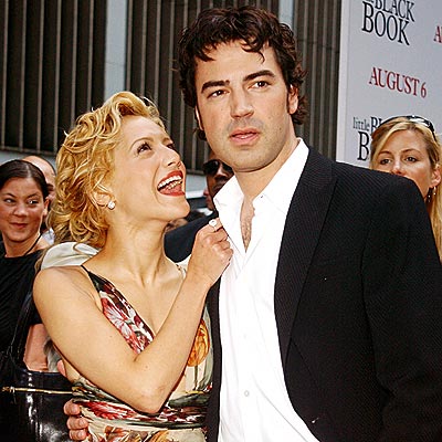 COZY COSTARS photo | Brittany Murphy, Ron Livingston
