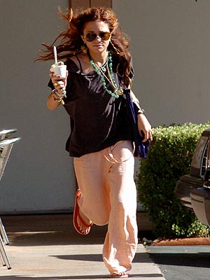 ON THE RUN photo | Mary-Kate Olsen