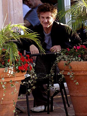 HAPPY DAY photo | Sean Penn