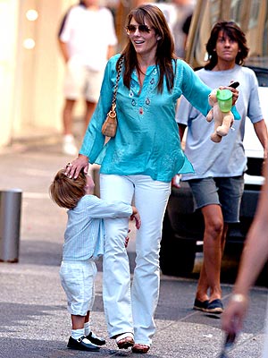 MODEL BEHAVIOR? photo | Elizabeth Hurley