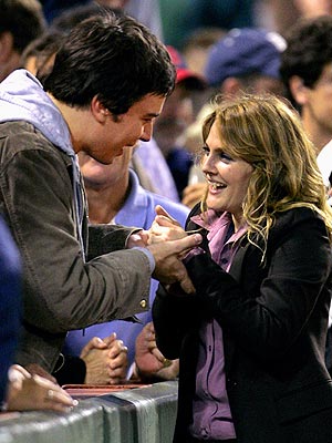 KNOCKING HIS SOX OFF photo | Drew Barrymore, Jimmy Fallon