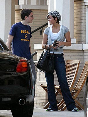 STREET SMART photo | Mandy Moore