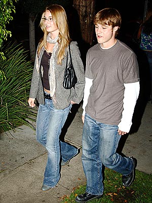 ... OUT - Star Tracks, Benjamin...