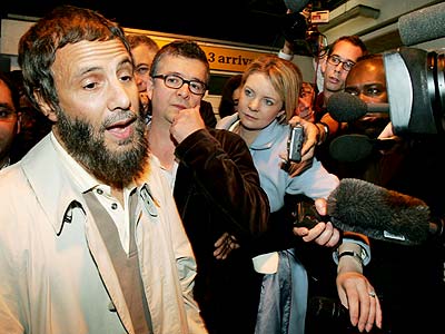 MOST CONTROVERSIAL LANDING photo | Cat Stevens