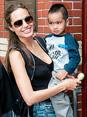Angelina Jolie: Working Mom| Angelina Jolie, Brad Pitt