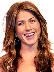 Jen: Talking to Brad Is 'Peaceful' | Jennifer Aniston
