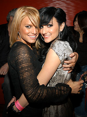 FAMILY TIES photo | Ashlee Simpson, Jessica Simpson