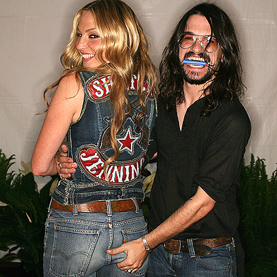 TIGHT GRIP photo | Drea de Matteo, Shooter Jennings