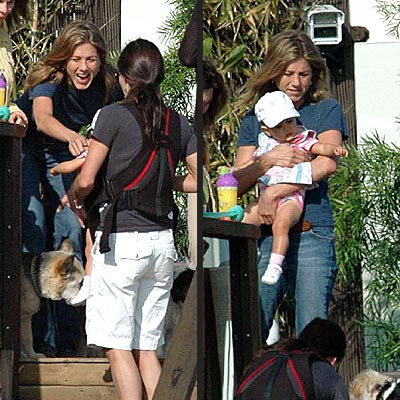 PLAYING MOM photo | Jennifer Aniston