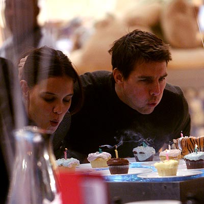 MISSION: ACCOMPLISHED photo | Katie Holmes, Tom Cruise