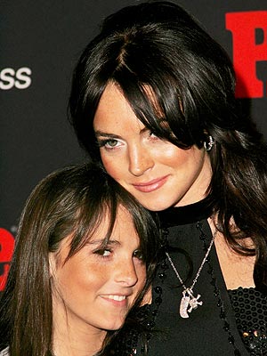 SISTERLY LOVE photo | Lindsay Lohan