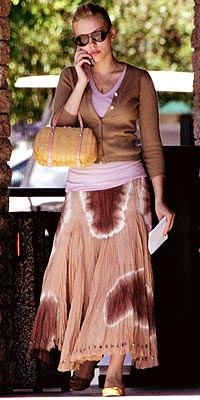 SKIRTING THE ISSUE photo | Scarlett Johansson