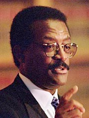 johnnie cochran mannerism