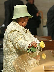luther vandross funeral pictures
