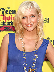 Ashlee Simpson Skirts 'Boyfriend' Issue | Ashlee Simpson