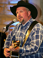 Garth Brooks Corrals Wal-Mart Deal | Garth Brooks