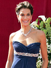 Emmys Love Raymond, Lost| Emmy Awards, Teri Hatcher