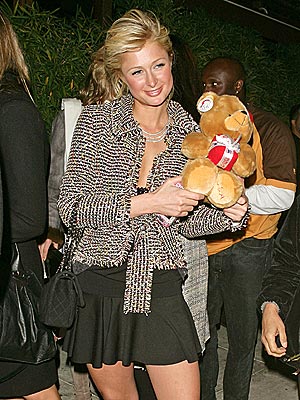 GRIN AND BEAR IT   photo | Paris Hilton