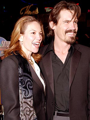 ALL SMILES  photo | Diane Lane, Josh Brolin