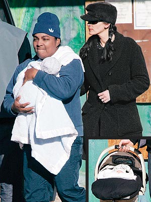 FIRST LOOK photo | Julia Roberts