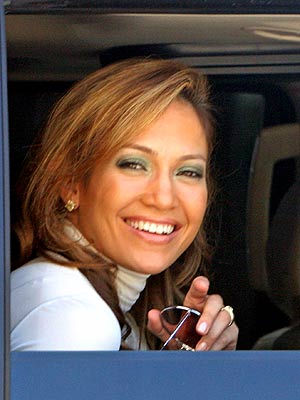 CLOSE CALL photo | Jennifer Lopez