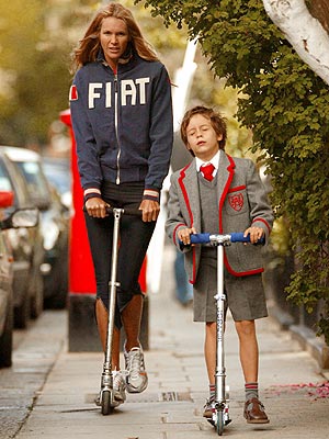 ELLE ON WHEELS photo | Elle Macpherson