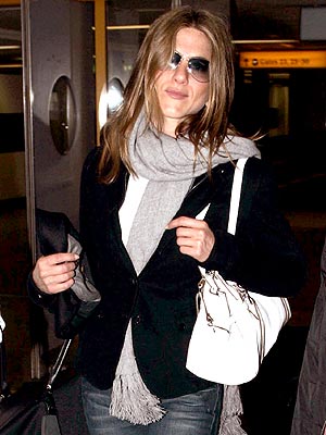 FLY GIRL photo | Jennifer Aniston